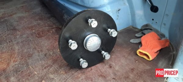 3377010456_stupitsa-v-sbore Маточина в зборі FNK8 139.7х5 М12х1,5 900кг Knott Autoflex