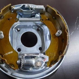 3518084285_komplekt-tormoznyh-kolodok Комплект гальмівних колодок AL-KO на вісь 1800 кг (великий)