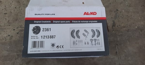 3518084538_komplekt-tormoznyh-kolodok Комплект гальмівних колодок AL-KO на вісь 1800 кг (великий)