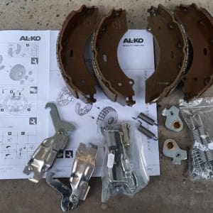 3518084563_komplekt-tormoznyh-kolodok Комплект гальмівних колодок AL-KO на вісь 1800 кг (великий)