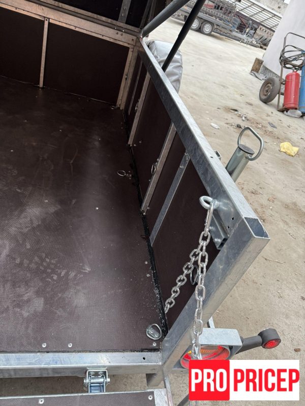 1738140262208509 Причіп - мисливець