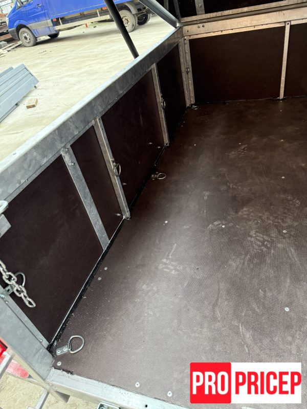 173814026252331 Причіп - мисливець