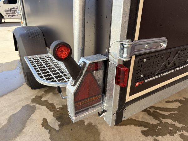 1758012699342794 Причіп - фургон без гальмівний