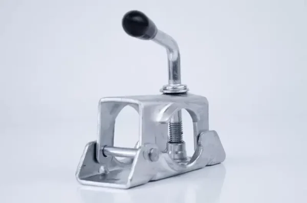 homut-opornogo-kolesa-prichepa-winterhoff-d48-mm-250-kg-1860644-8mb Хомут опорного колеса причепа Winterhoff d48 мм 250 кг