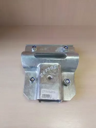 kronshtejn-krplennja-kvadratnogo-dishla-60h60-mm-do-os-500-750-kg-267395-a4c Кронштейн кріплення квадратного дишла 60х60 мм до осі 500-750 кг