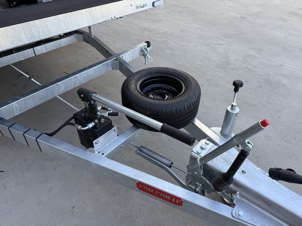 1758098068188250 Причіп платформа 4500кг