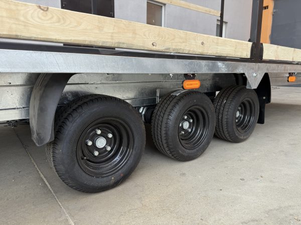 1758098089103757 Причіп платформа 4500кг